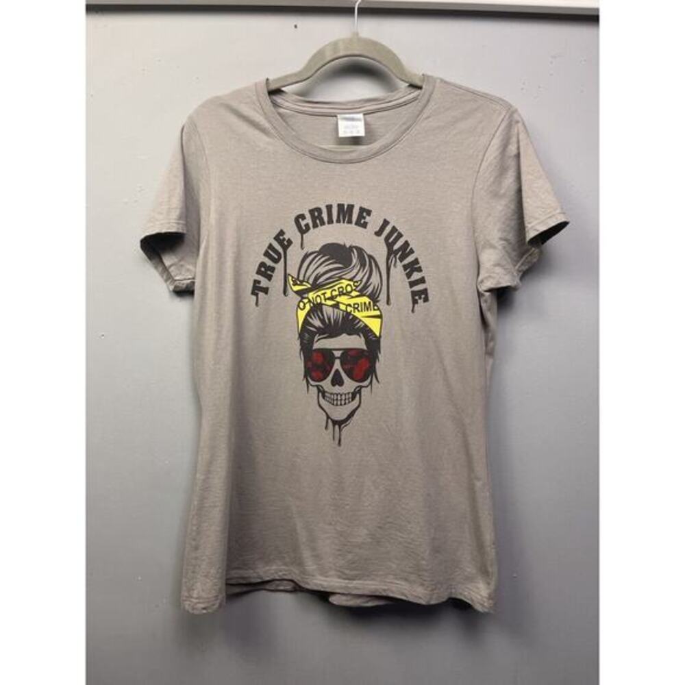 True Crime Junkie‎ Shirt Womens Medium Tan Graphic Port & CO